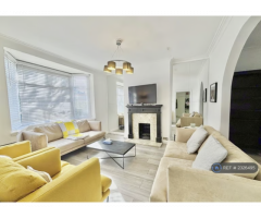 5 bedroom house in Steventon Road, London, W12 (5 bed) (#2326495)